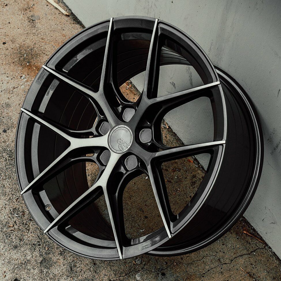 Avant Garde M580R Dark Graphite